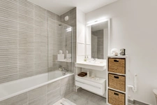 - 94700 MAISONS-ALFORT - QUARTIER CENTRE VILLE - A DEUX PAS COMMERCES ET TRANSPORTS - TRES BEL IMMEUBLE 2018 - TERRASSE - CALME -