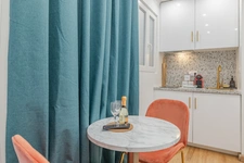 - 75017 PARIS - TERNES - RUE RENNEQUIN - RDC SUR COUR - INTEGRALEMENT REFAIT ET ISOLE - BEAUCOUP DE CHARME - PLAN IDEAL -