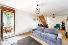 Maison refaite à neuf avec jardin à Garches