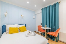 - 75017 PARIS - TERNES - RUE RENNEQUIN - RDC SUR COUR - INTEGRALEMENT REFAIT ET ISOLE - BEAUCOUP DE CHARME - PLAN IDEAL -