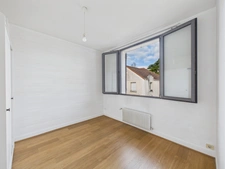 - 78220 VIROFLAY - MAISON FAMILIALE AVEC EXTENSION 140m2 - 3 NIVEAUX - 4 à 5 CHAMBRES - SOUS SOL - BAIGNE DE LUMIERE - GARAGE - ESPACES EXTERIEURS - BEAUX VOLUMES - PROCHE GARES