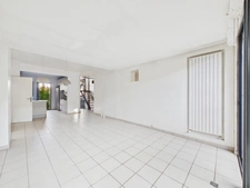 - 78220 VIROFLAY - MAISON FAMILIALE AVEC EXTENSION 140m2 - 3 NIVEAUX - 4 à 5 CHAMBRES - SOUS SOL - BAIGNE DE LUMIERE - GARAGE - ESPACES EXTERIEURS - BEAUX VOLUMES - PROCHE GARES