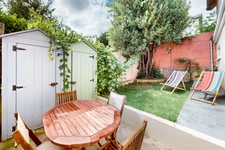 Maison refaite à neuf avec jardin à Garches