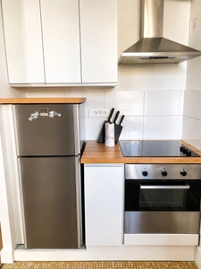 - 92100 BOULOGNE BILLANCOURT - METRO MARCEL SEMBAT - STUDIO EN PARFAIT ETAT - BALCON - 2EME ETAGE AVEC ASCENSEUR - CAVE - 