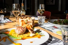Fonds de commerce et murs  restaurant  à vendre PROCHE  GRASSE (06)