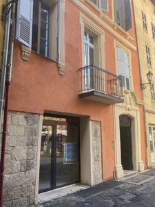 murs commerciaux 42 m2 libre à vendre centre historique  GRASSE (06)