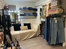 Fonds de commerce à vendre proche grasse centre ville prêt a porter homme femme enfant .accessoire de mode .produits de beauté