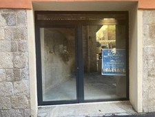 murs commerciaux 42 m2 libre à vendre centre historique  GRASSE (06)