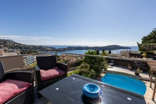 Appartement bas de villa  à vendre 4 pièces VILLEFRANCHE SUR MER (06)vue exceptionnelle piscine privée jardin terrasse garage 