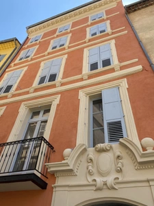 murs commerciaux 42 m2 libre à vendre centre historique  GRASSE (06)