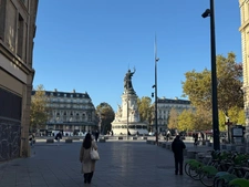 Paris – 2 pièces traversant de 54,3 m² au 1er étage, à 150 m de place de la République