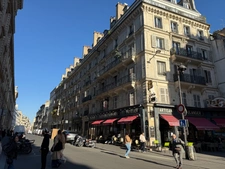 Paris – 2 pièces traversant de 54,3 m² au 1er étage, à 150 m de place de la République