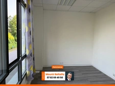 LOCAL PROFESSIONNEL 260 M² – BUREAUX + RDC POLYVALENT – VAL D'EUROPE – 2 PARKINGS