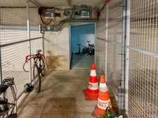 Montreuil Bas-Montreuil – T3 traversant avec balcon, étage élevé et parking en option