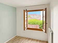 Montreuil Bas-Montreuil – T3 traversant avec balcon, étage élevé et parking en option