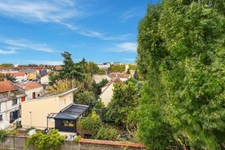 MONTREUIL — 3 PIÈCES 56 m² AU DERNIER ÉTAGE AVEC STATIONNEMENT — EXCLUSIVITÉ