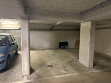 Montreuil Bas-Montreuil – T3 traversant avec balcon, étage élevé et parking en option