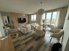 - 94170 LE PERREUX SUR MARNE - CENTRE VILLE - DERNIER ETAGE - VUE DEGAGEE - 3 CHAMBRES POSSIBLE - PARFAIT ETAT - CAVE ET PARKING -