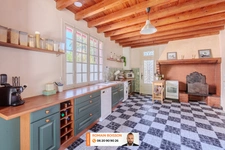 Maison de caractère à vendre  - CHARME DE L'ANCIEN - BATISSE DE CARACTERE - LUMINEUX