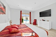 🏡 VOLUMES GÉNÉREUX, FINITIONS HAUT DE GAMME ET CADRE VERDOYANT : UNE PROPRIÉTÉ CONTEMPORAINE D’EXCEPTION 🏡