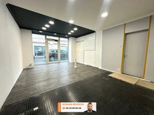 Local/bureau à vendre CASTELNAUDARY (11) - LOCAL COMMERCIAL - VISIBILITE - EMPLACEMENT - LUMINEUX -