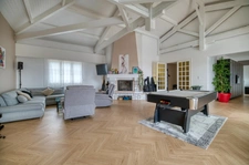 Maison individuelle rénovée 300 m² avec piscine, terrain CLOS vu sur les Pyrennées et appartement indépendant 