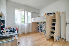 Maison individuelle rénovée 300 m² avec piscine, terrain CLOS vu sur les Pyrennées et appartement indépendant 