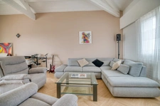 Maison individuelle rénovée 300 m² avec piscine, terrain CLOS vu sur les Pyrennées et appartement indépendant 