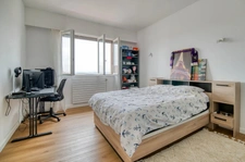 Maison individuelle rénovée 300 m² avec piscine, terrain CLOS vu sur les Pyrennées et appartement indépendant 