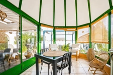 Maison en pierre de Loire à Saumur avec piscine, dépendances et terrain de 8 147m2