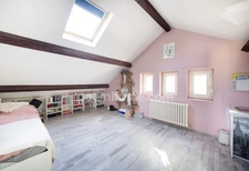 Lyon 8e - Double maison 276 m² (213 + 63) - Jardin 890 m² - Piscine - Proximité tram 6
