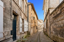 16000 Angoulême - Appartement de standing –  Grand espace de 150 m² – Plateau d’Angoulême – 3 chambres – 2 suites parentales – 3 dressings – 3 WC – cave
