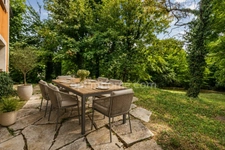 Maison familiale atypique de 170 m² avec jardin, terrasse et garage double – Collonges-au-Mont-d'Or
