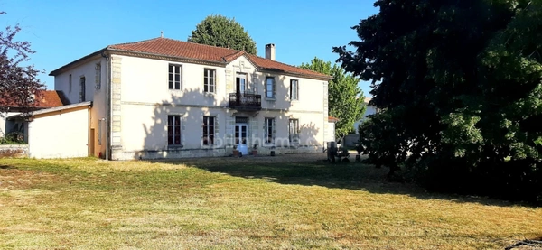 33830 BELIN-BÉLIET - ENTRE BORDEAUX ET ARCACHON - MAISON DE MAÎTRE - POSSIBILITE MAISON D'HÔTES OU GITE - PROXIMITé PLAGE - 8 CHAMBRES - RENOVATION RÉCENTE - GRAND TERRAIN ARBORÉ - VENTE INTERACTIVE