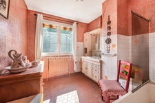 69800 - SAINT-PRIEST – MAISON FAMILIALE AVEC JARDIN ARBORÉ – TERRASSES - SECTEUR RÉSIDENTIEL RECHERCHÉ