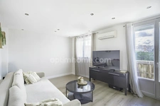 13010 - MARSEILLE - APPARTEMENT - 2 CHAMBRES - CLIMATISATION - BALCON - ÉTAGE ÉLEVÉ - CAVE - STATIONNEMENT - VUE PARC - RÉNOVATIONS COMPLÈTES - SAINT-TRONC - RENTABILITÉ LOCATIVE - EXCLUSIVITÉ