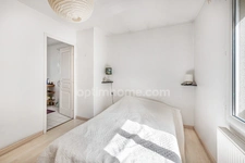 Maison familiale atypique de 170 m² avec jardin, terrasse et garage double – Collonges-au-Mont-d'Or