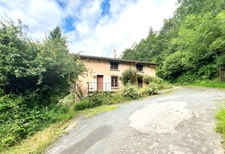 69270 - VALSONNE - MAISON FAMILIAL - 6 CHAMBRES - TERRAIN - ANNEXE - POTENTIEL D'AMÉNAGEMENT - À RÉNOVER - PROXIMITÉ TARARE - NATURE