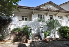 Lyon 8e - Double maison 276 m² (213 + 63) - Jardin 890 m² - Piscine - Proximité tram 6