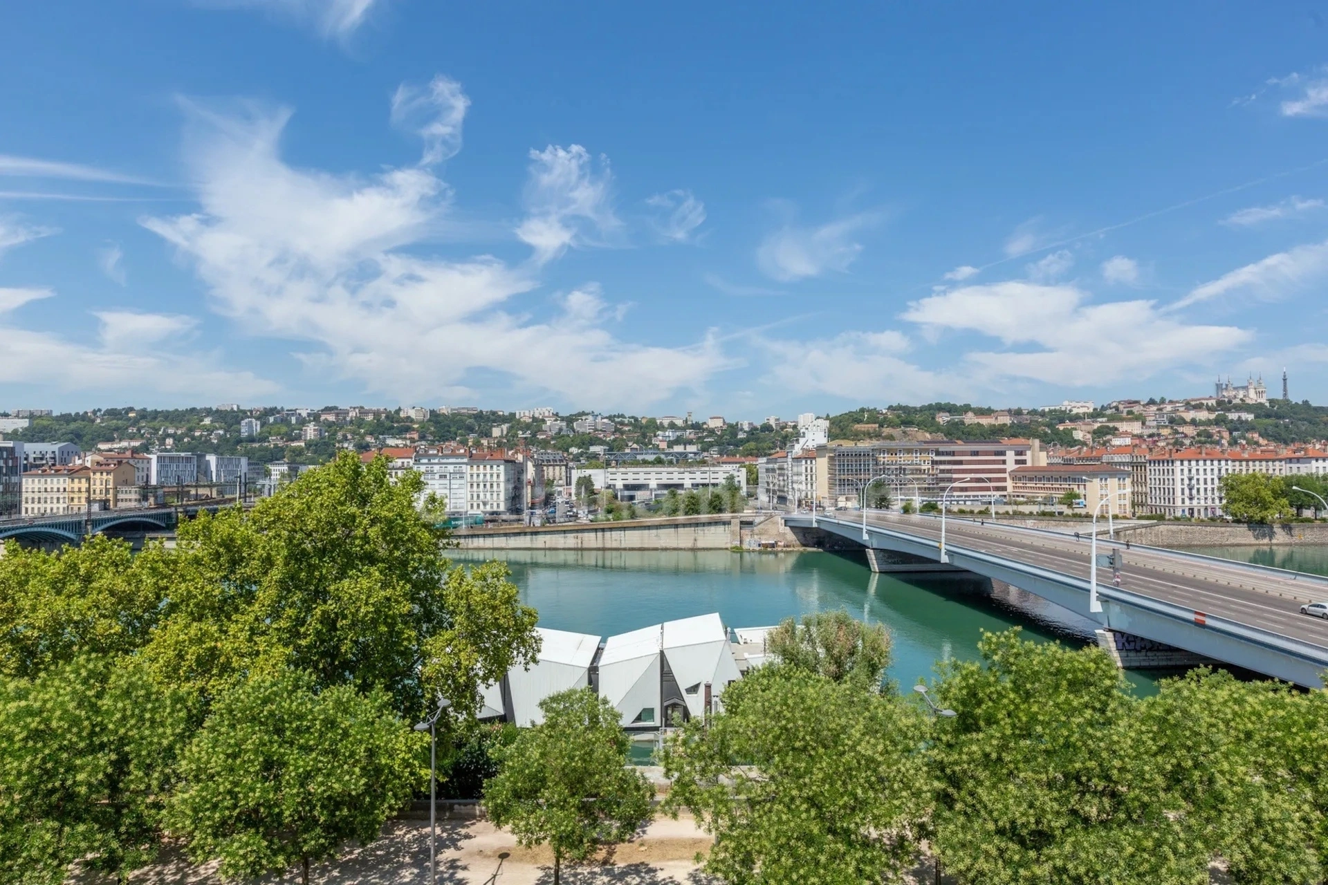 Appartement 7 pièces 180 m² · à Lyon 7eme Arrondissement · 180 m² · 1 050 000 €