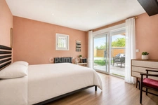 Pierre-Bénite – Maison familiale de 130 m², 6 pièces, piscine, jacuzzi et espaces extérieurs