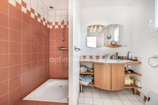 Maison familiale atypique de 170 m² avec jardin, terrasse et garage double – Collonges-au-Mont-d'Or