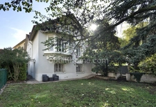 69008 - LYON - MAISON PRINCIPALE ET MAISON SECONDAIRE - CHARME DE L’ANCIEN - 7 CHAMBRES - STUDIO INDÉPENDANT - JARDIN - PISCINE - GARAGE - CAVE - GÎTE POSSIBLE - PROXIMITÉ TRAM T6 & MÉTRO 