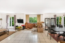Maison familiale atypique de 170 m² avec jardin, terrasse et garage double – Collonges-au-Mont-d'Or