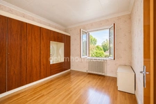 Maison à vendre à Oullins (69600) – 120 m² à rénover, 4 chambres, jardin et entrepôt de 180 m²