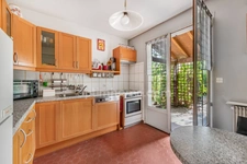 69800 - SAINT-PRIEST – MAISON FAMILIALE AVEC JARDIN ARBORÉ – TERRASSES - SECTEUR RÉSIDENTIEL RECHERCHÉ