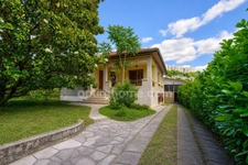 Maison à vendre à Oullins (69600) – 120 m² à rénover, 4 chambres, jardin et entrepôt de 180 m²