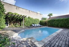 Lyon 8e - Double maison 276 m² (213 + 63) - Jardin 890 m² - Piscine - Proximité tram 6