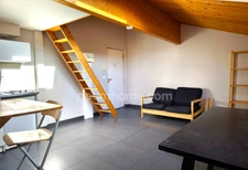 69100 - VILLEURBANNE - STUDIO - MEZZANINE - FAIBLES CHARGES - DERNIER ÉTAGE - PROXIMITÉ BUS ET MÉTRO A - CALME - IDÉAL 1ER ACHAT - INVESTISSEMENT LOCATIF - DPE D (grâce aux nouveau calcul : DPE C)