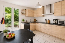 Maison familiale atypique de 170 m² avec jardin, terrasse et garage double – Collonges-au-Mont-d'Or
